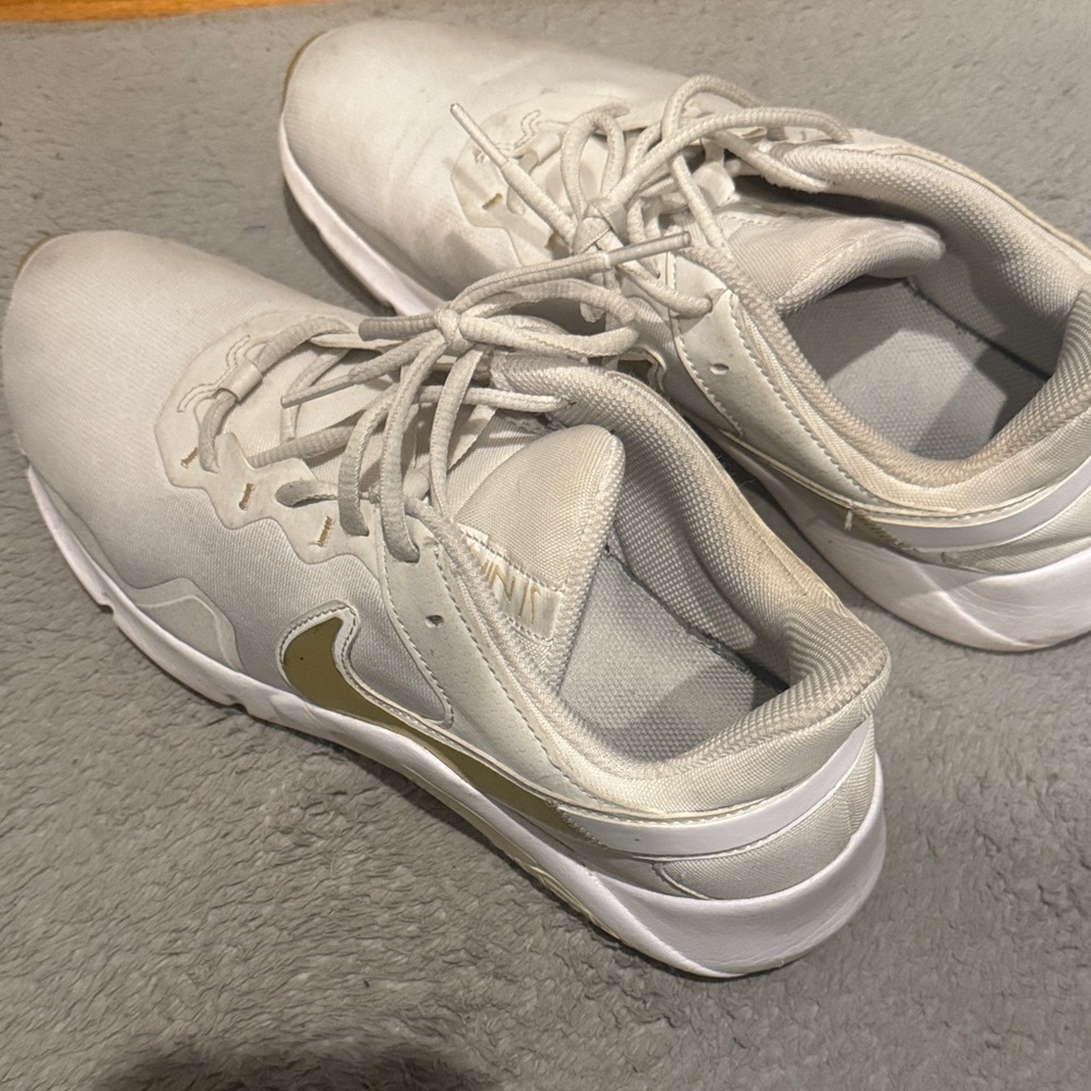 Nike white & gold Sneakers